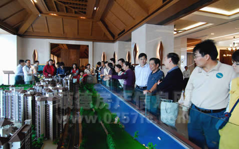 �������D3